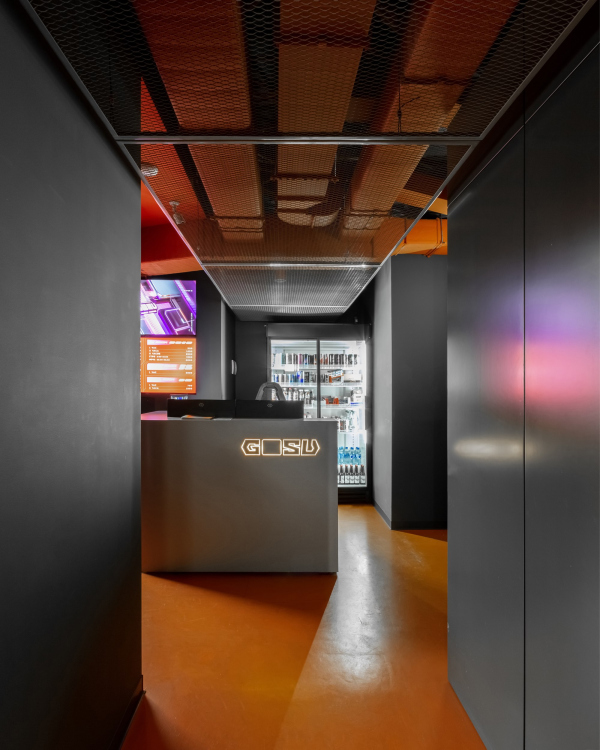 ��������������� ���� Gosu Cyber Lounge ���������� � ��������� ��������� / ������������� ������-���� �������