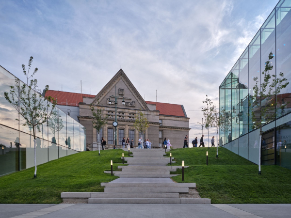 ����� Fairmont Golden Prague ���������� � BoysPlayNice