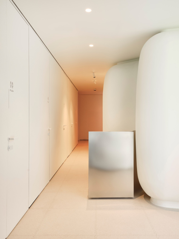 ���������-����� ONE ���������� � ������� ������� / ������������� DA bureau