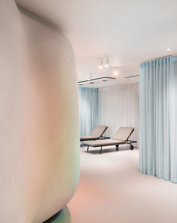 ���������-����� ONE ���������� � ������� ������� / ������������� DA bureau