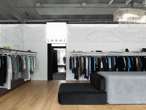 ������� LESEL ���������� � ������ �������� / ������������� �� ZIMA