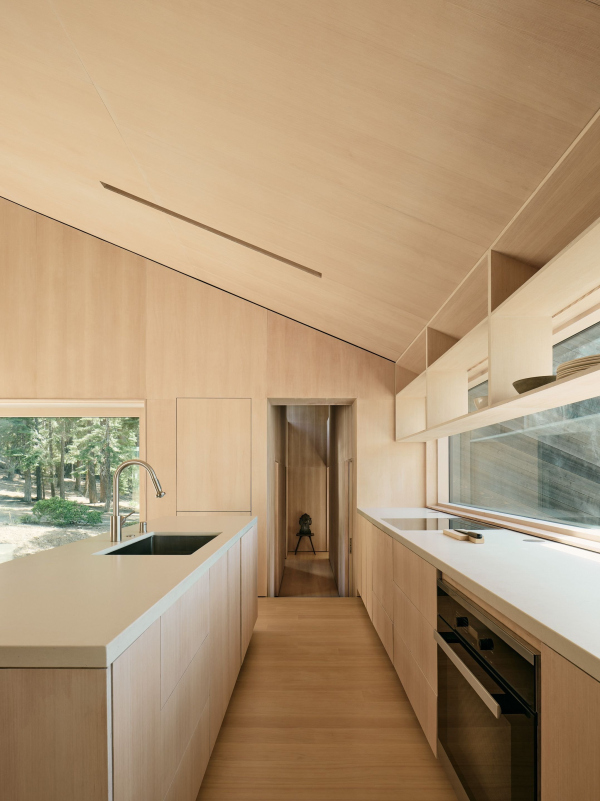 ��� Staggered Cabin ���� � Joe Fletcher