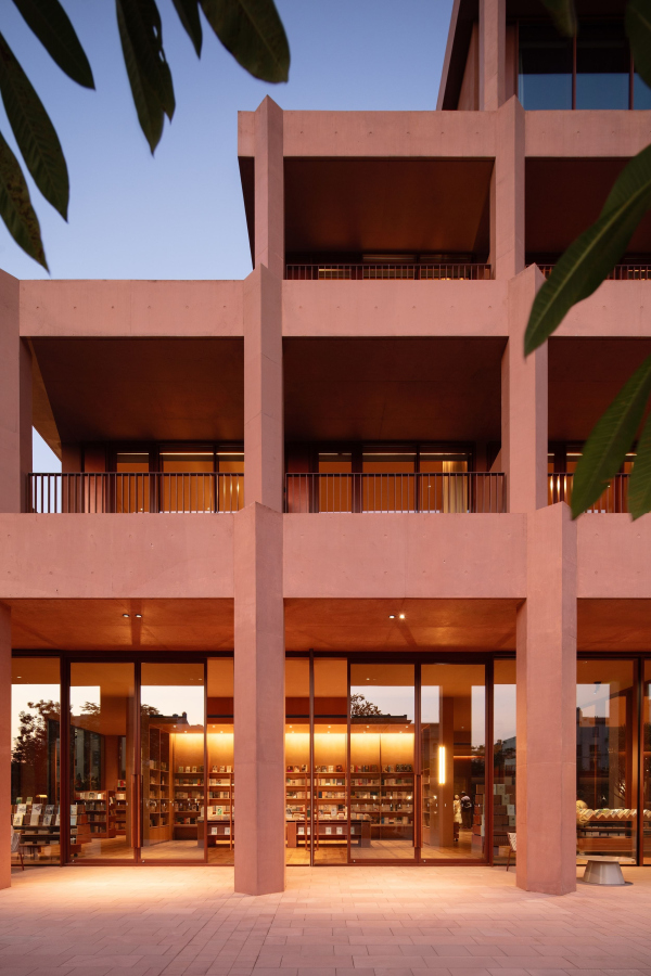 ����� Author′s Room � ��������� Aranya �� ����� �������� ���� � Xia Zhi