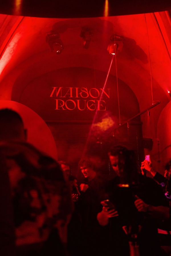 MAISON ROUGE ���������� � ������� ���������� / ������������� DA bureau