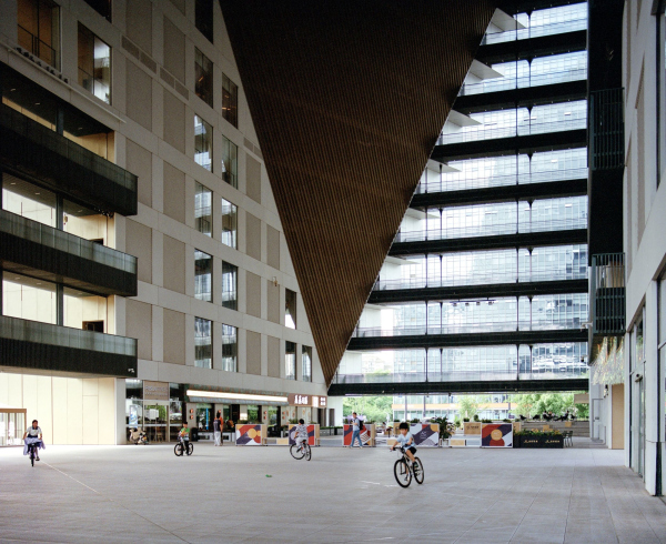 ������������������� ������ Hangzhou Prism ���� � Tu Ximeng. ������������� OMA