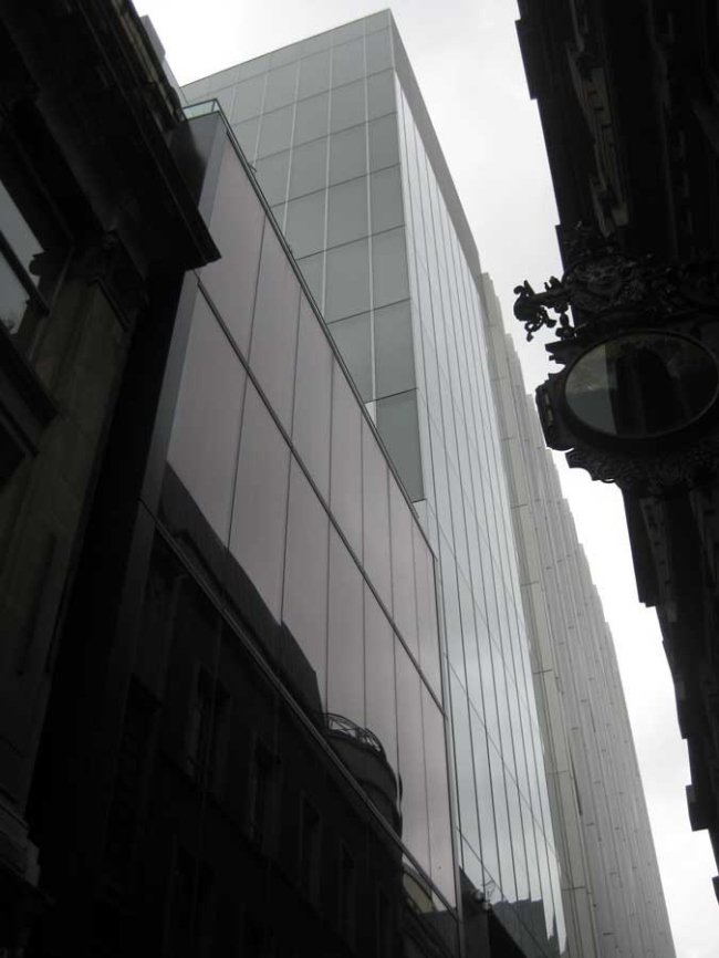 ����-�������� N M Rothschild & Sons - ���-���� � Adrian Welch