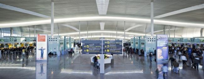 Терминал Т1 аэропорта Барселоны Эль-Прат © Ricardo Bofill Taller de Arquitectura