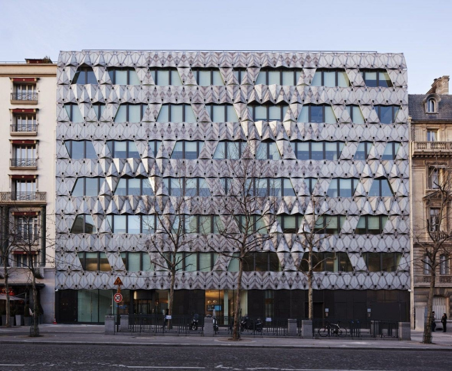 ������� ������ Origami - ����-�������� Barclays Capital Bank � Manuelle Gautrand Architecture