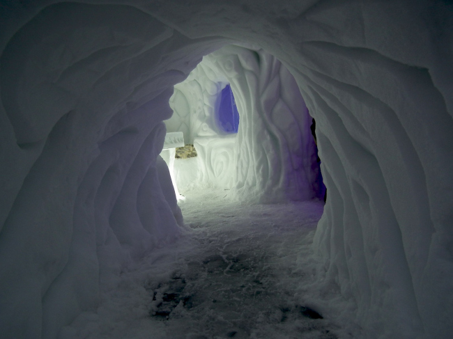 ��������� � ������� ������� � ������ �������� (�. �������), ������� ����� � ��������� ������� (�. �����-���������). ������������. MOROZ city, ������, 2012.