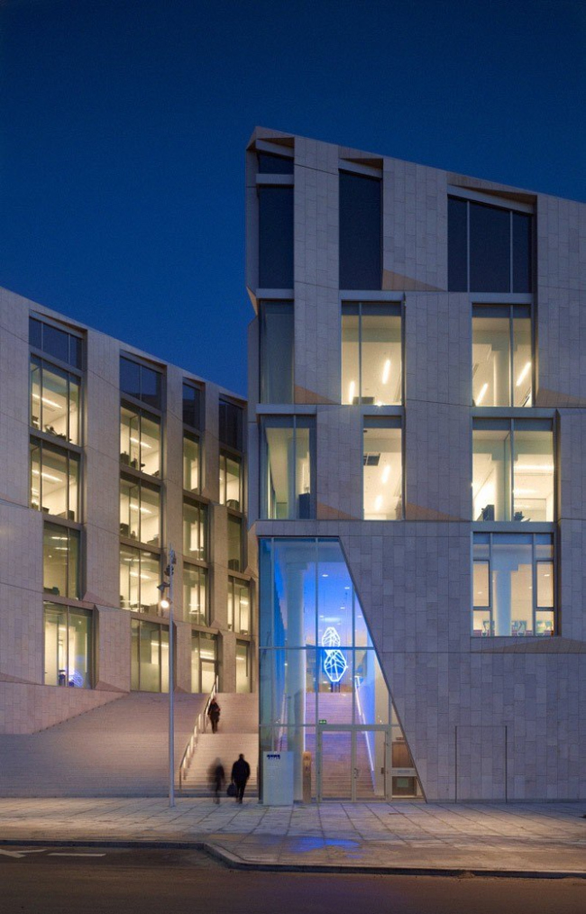 ����-�������� �������� KPMG � Adam Mørk