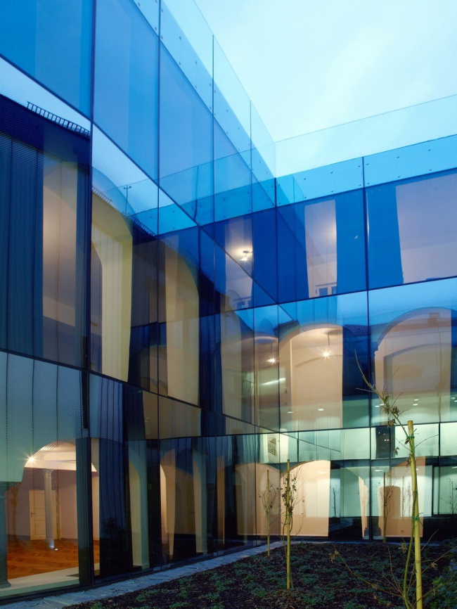 ����� �������� Baroque Court Apartments. ���� ������������� OFIS arhitekti. ��������� Tomaz Gregoric, Jan Celeda