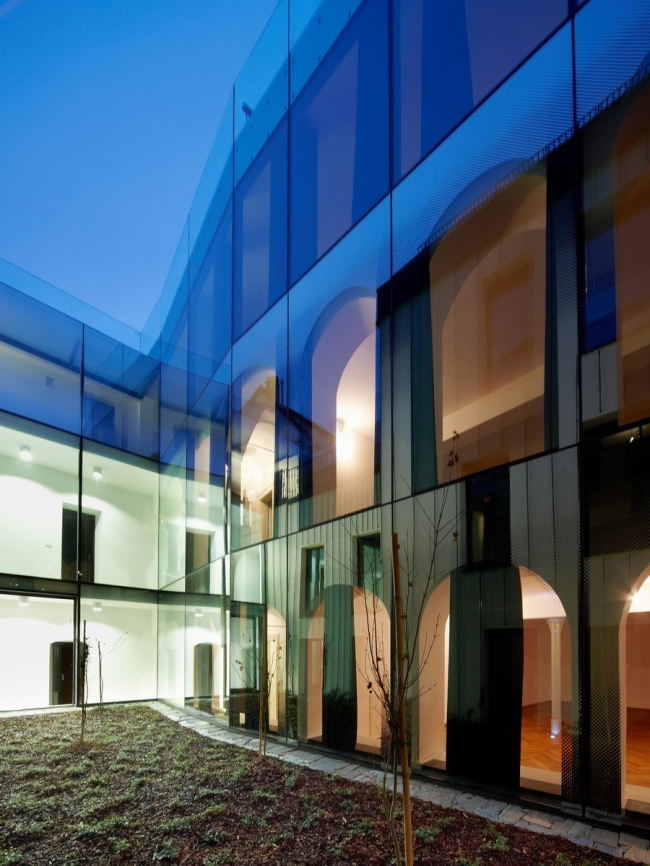 ����� �������� Baroque Court Apartments. ���� ������������� OFIS arhitekti. ��������� Tomaz Gregoric, Jan Celeda