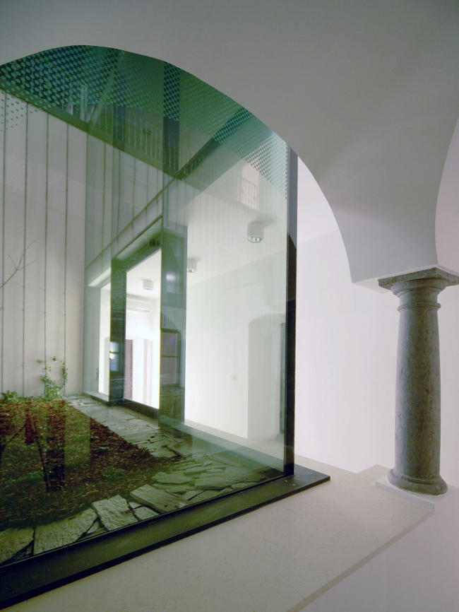 ����� �������� Baroque Court Apartments. ���� ������������� OFIS arhitekti. ��������� Tomaz Gregoric, Jan Celeda