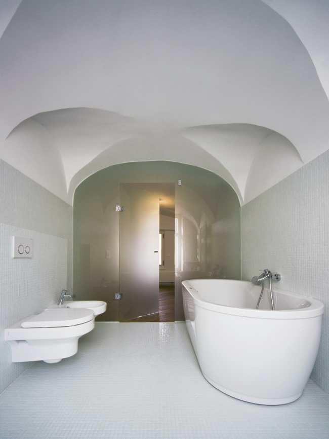 ����� �������� Baroque Court Apartments. ���� ������������� OFIS arhitekti. ��������� Tomaz Gregoric, Jan Celeda