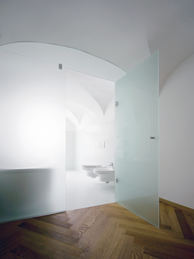 ����� �������� Baroque Court Apartments. ���� ������������� OFIS arhitekti. ��������� Tomaz Gregoric, Jan Celeda