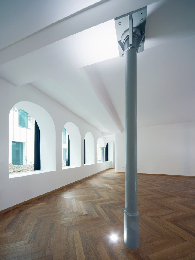 ����� �������� Baroque Court Apartments. ���� ������������� OFIS arhitekti. ��������� Tomaz Gregoric, Jan Celeda