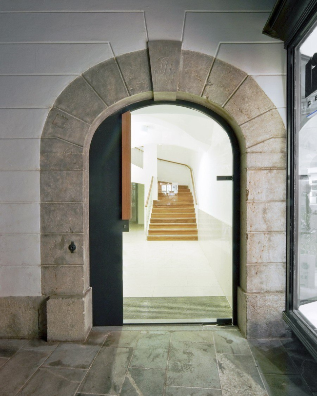 ����� �������� Baroque Court Apartments. ���� ������������� OFIS arhitekti. ��������� Tomaz Gregoric, Jan Celeda