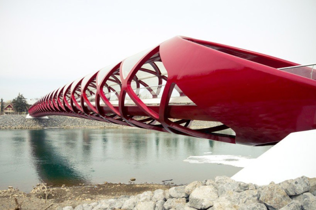 Мост Мира. Фото © Ian Harding Photography