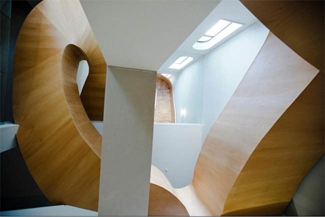  :      (.)  Architects of Invention Ltd.  NakaniMamasaxlisi Photo Lab, I. Kopicova, Techo 