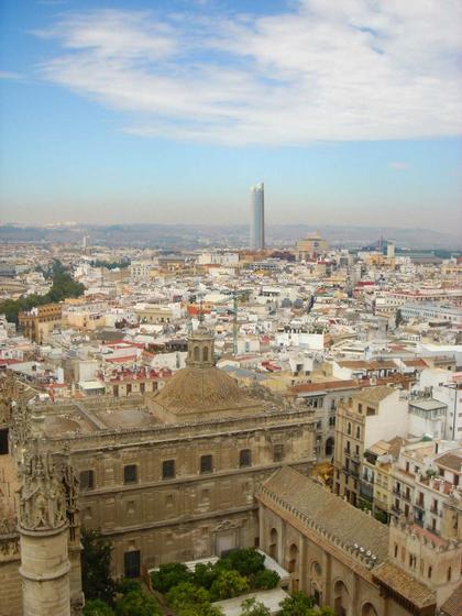Башня «Пуэрто Триана» в Севилье. Проект. Фотомонтаж. Вид из центра города