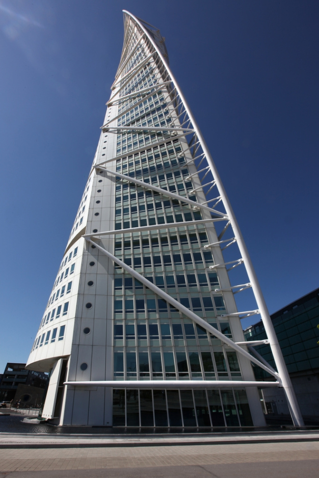 ����� Turning Torso. ����: Mirko Junge via Wikimedia Commons. �������� CC BY-SA 2.0
