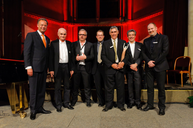 
����� ���� (Wienerberger) � ��������: ����� ����� (Pavol Panak), ���� ���� (Bart Lens), ��������� � ������� ����� ������ (Francisco and Manuel Aires Mateus), ����� ��� (Peter Rich), ���� ���� (Alan Pert).