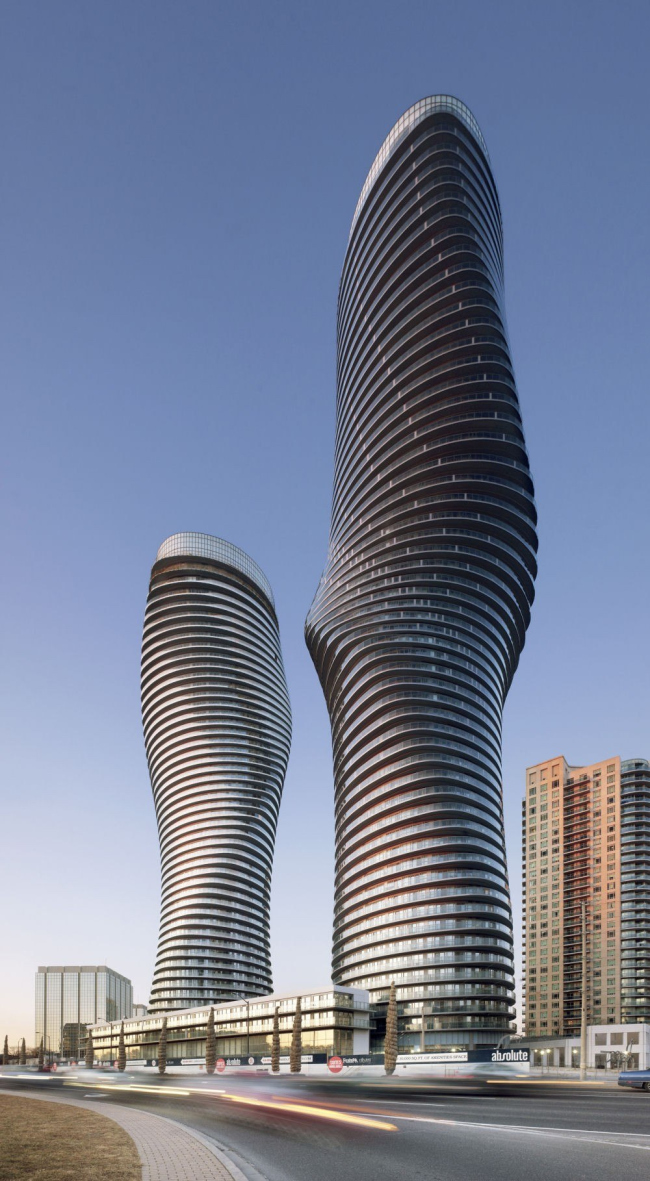 Бюро MAD. Жилой комплекс Absolute World Towers в Канаде © Tom Arban