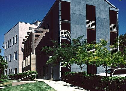 Центр информатики и инженерии в Ирвайне (1986-1988)