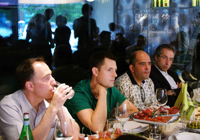 �����-�����������, ����������� ����������� ��������� �� ������������ ������������� ��������. ���������� ���� ����������.