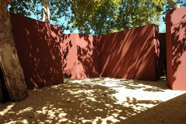 Алваро Сиза. Инсталляция в саду делле Вергини. Фото Нины Фроловой