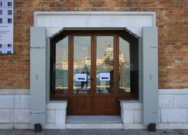 ��������� ������� ������� � ���� ������������ ������� (Casa dei Tre Oci). ���������� ���� �����������
