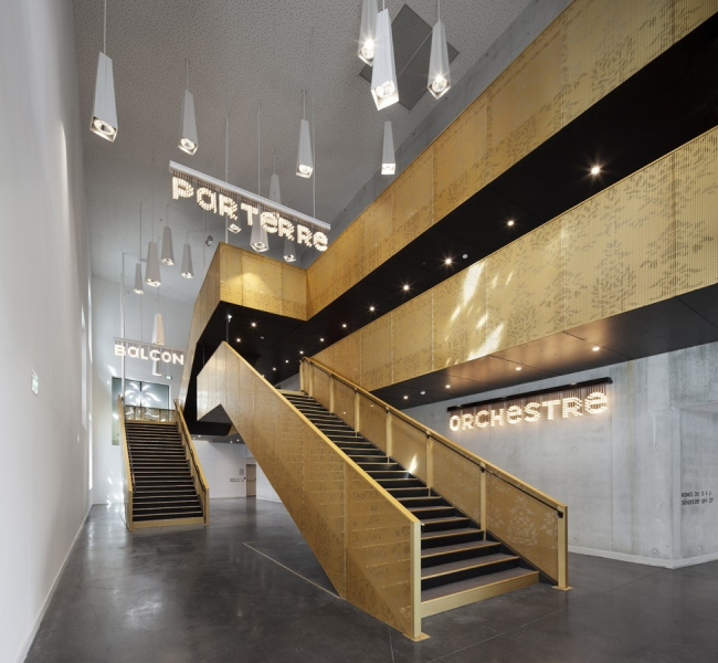 ����� � ���-������ � Luc Boegly