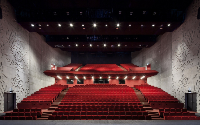 ����� � ���-������ � Luc Boegly