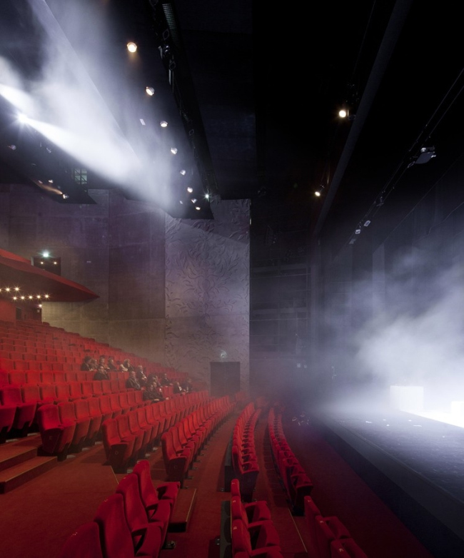 ����� � ���-������ � Luc Boegly