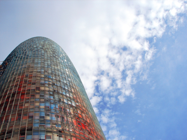 Башня Агбар в Барселоне (1999-2005). Фото: Lali Masriera via flickr.com. Лицензия CC BY 2.0