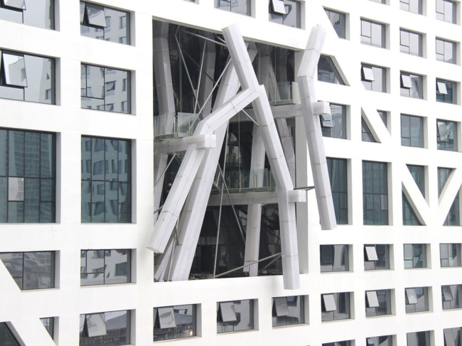 Комплекс Sliced Porosity Block. Павильон Леббеуса Вудса © Steven Holl Architects