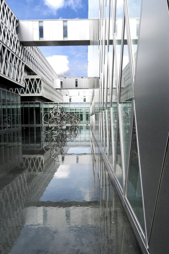 ������������ �������� ����� � Yves Bellier