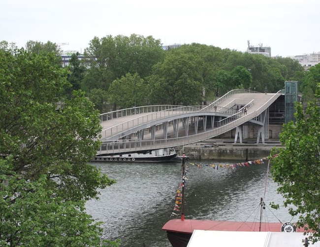 Мост Симоны де Бовуар. Фото: AHert via Wikimedia Commons. Лицензия CC-BY-SA-4.0