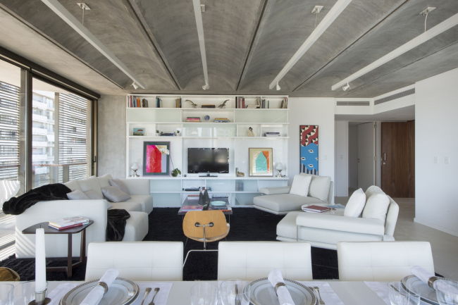 ����� �������� � �������� Faena (Aleph) � Nigel Young