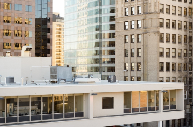 ����-����-����. ����: www.sixtynineseventy.com