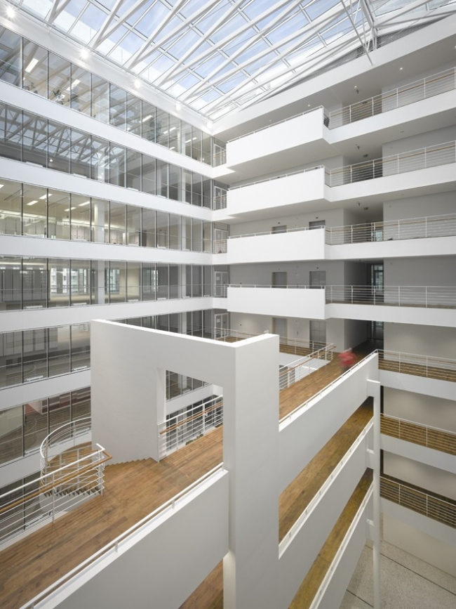 ������� ������ City Green Court � Roland Halbe