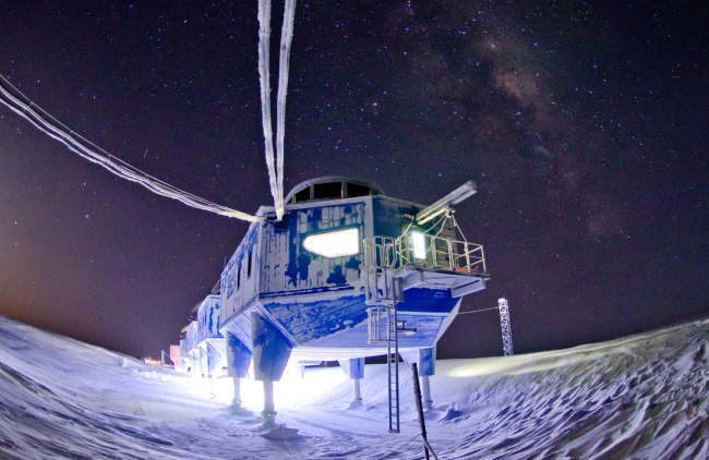 Антарктическая станция Halley VI © Sam Burrell