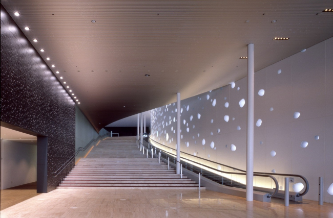 ����� ��������������� �������� � ��������. 2004. ���� Hiroshi Ueda