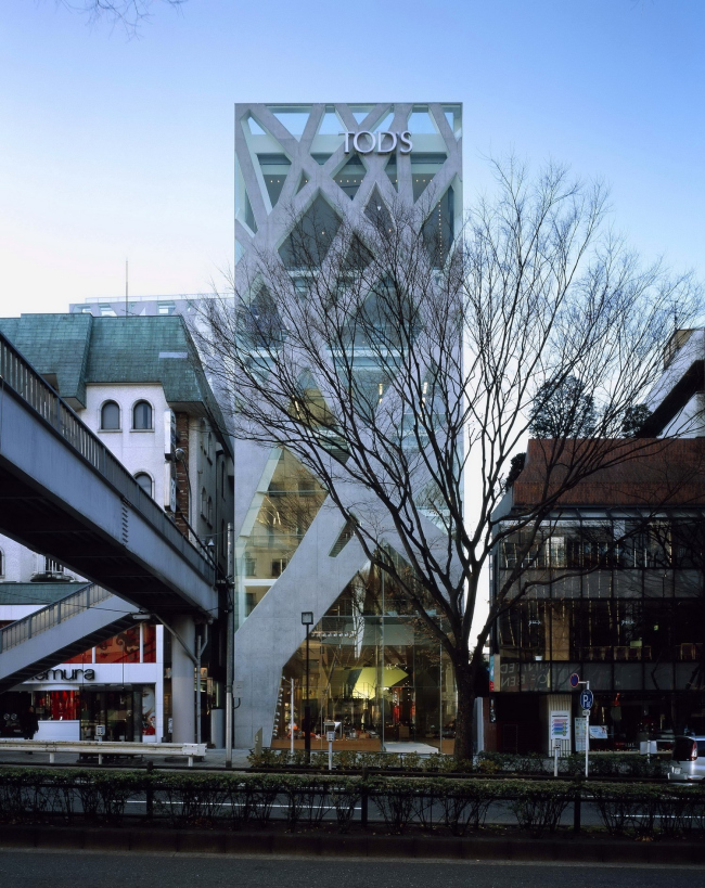 ������� Tod�s � �����. 2004. ���� Nacasa & Partners