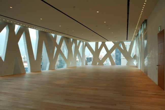 ������� Tod�s � �����. 2004. ���� Nacasa & Partners