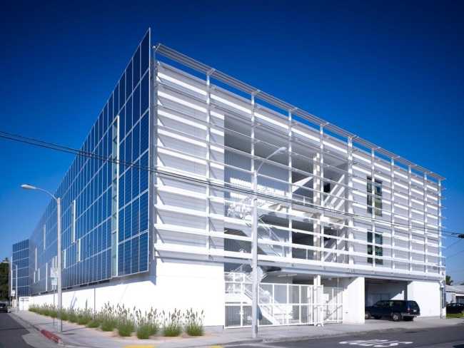 ����� Green Dot Animo Leadership � Brooks + Scarpa