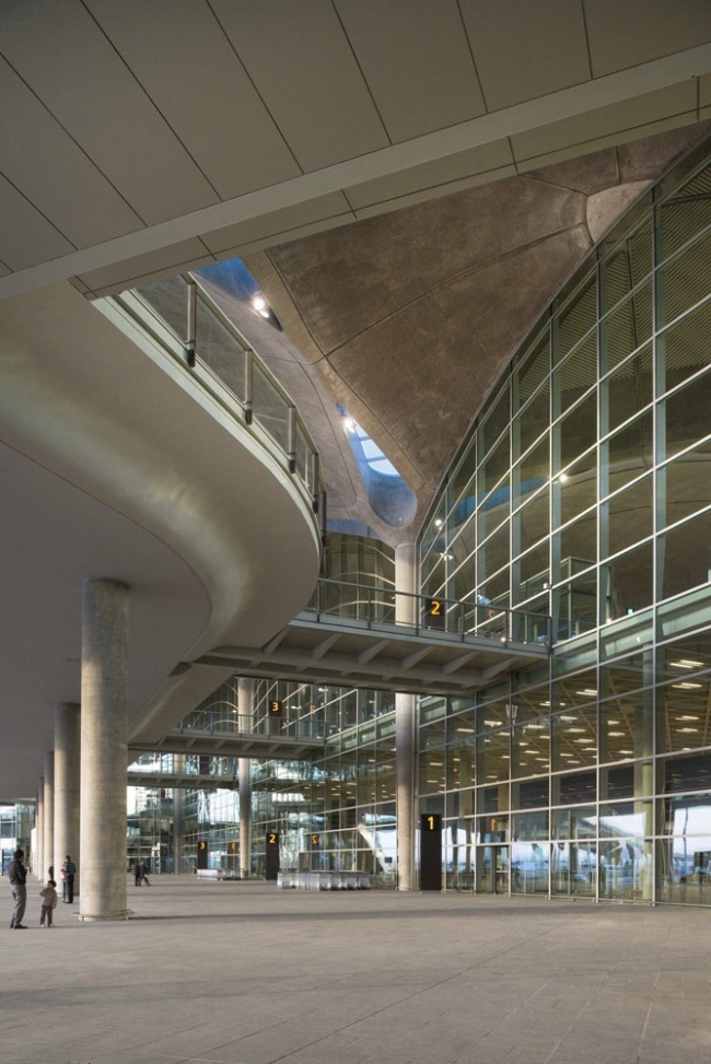������������� �������� ��. �������� ���� � Nigel Young - Foster + Partners