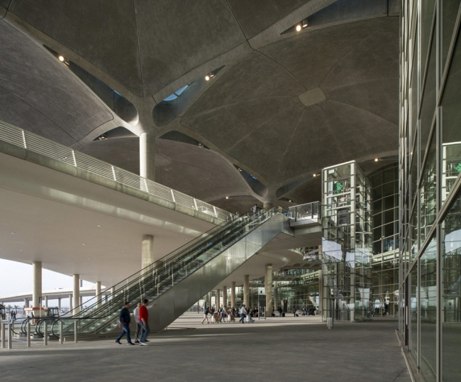 ������������� �������� ��. �������� ���� � Nigel Young - Foster + Partners