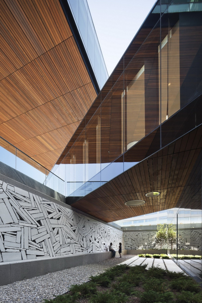 ������� ������ Centra Metropark � Michael Moran