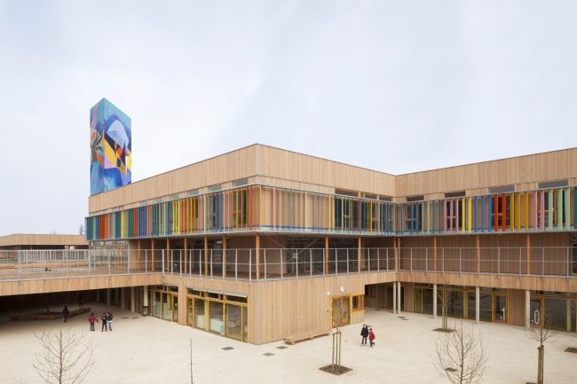 �������� ������ ������� (Groupe Scolaire Pasteur) � �����-��������. 2012. ���� � Jussi Tiainen